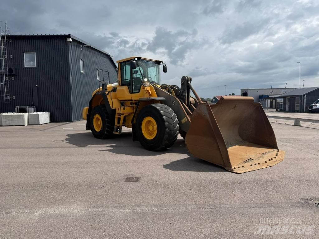 Volvo L 180 G Naudoti ratiniai krautuvai