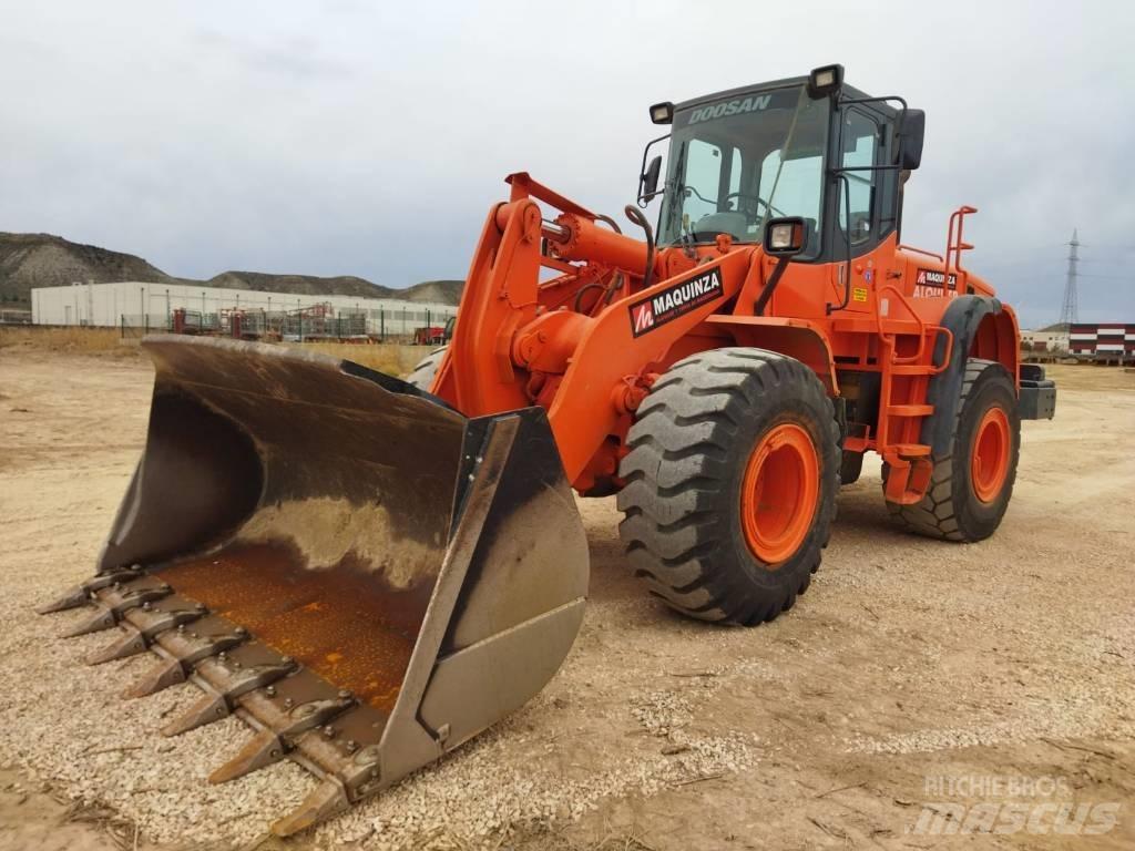 Doosan DL 300 Naudoti ratiniai krautuvai