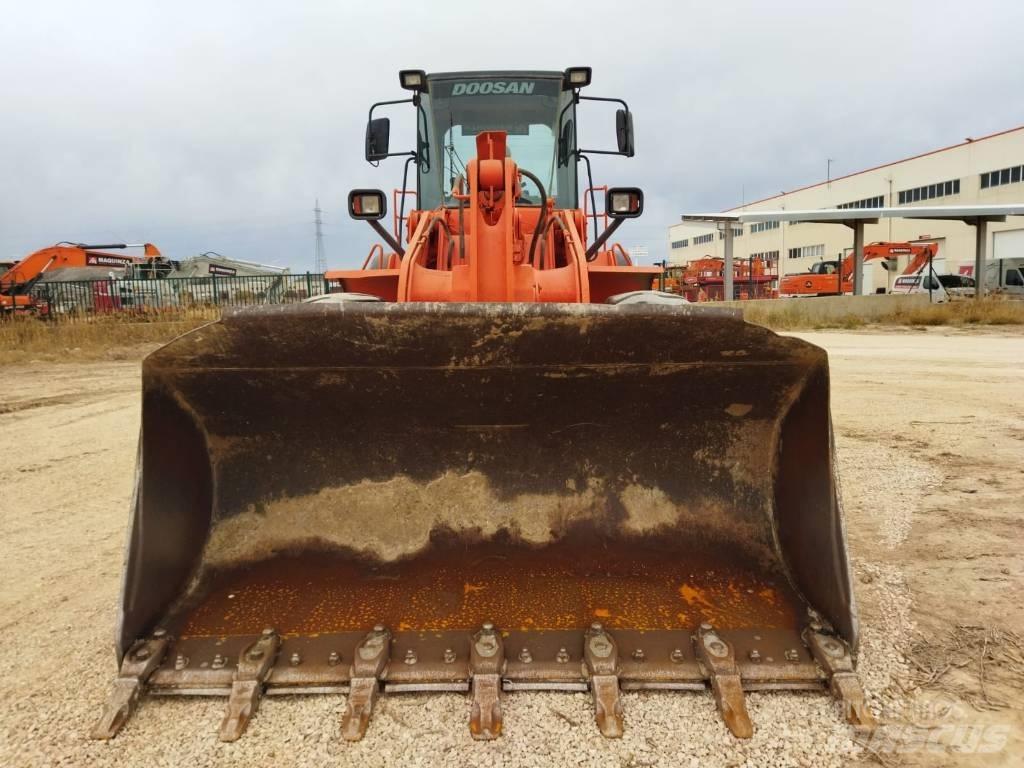 Doosan DL 300 Naudoti ratiniai krautuvai