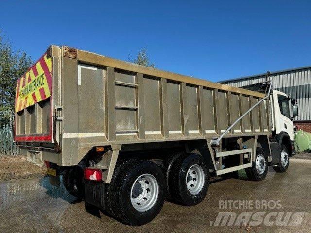 Scania P 410 Savivarčių priekabų vilkikai