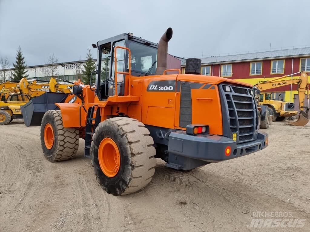 Doosan DL 300-3 Naudoti ratiniai krautuvai
