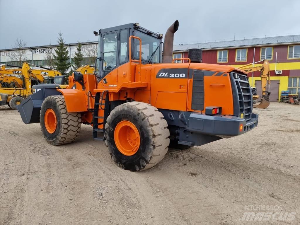 Doosan DL 300-3 Naudoti ratiniai krautuvai