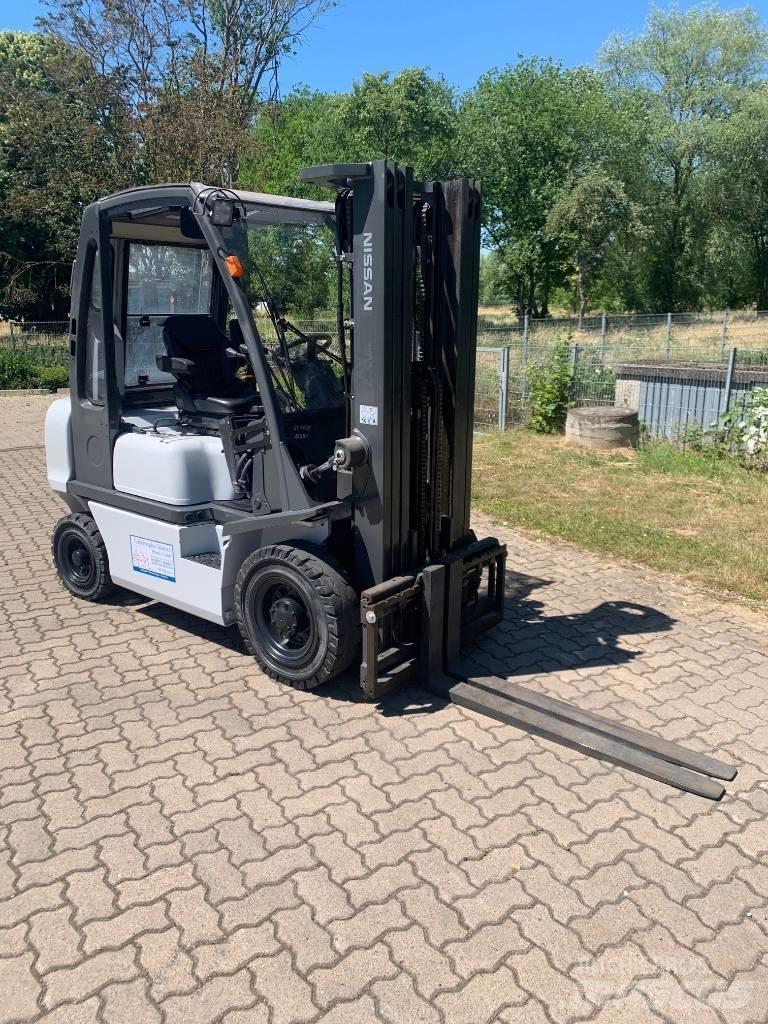 Nissan Y1D2A25Q Dyzeliniai krautuvai