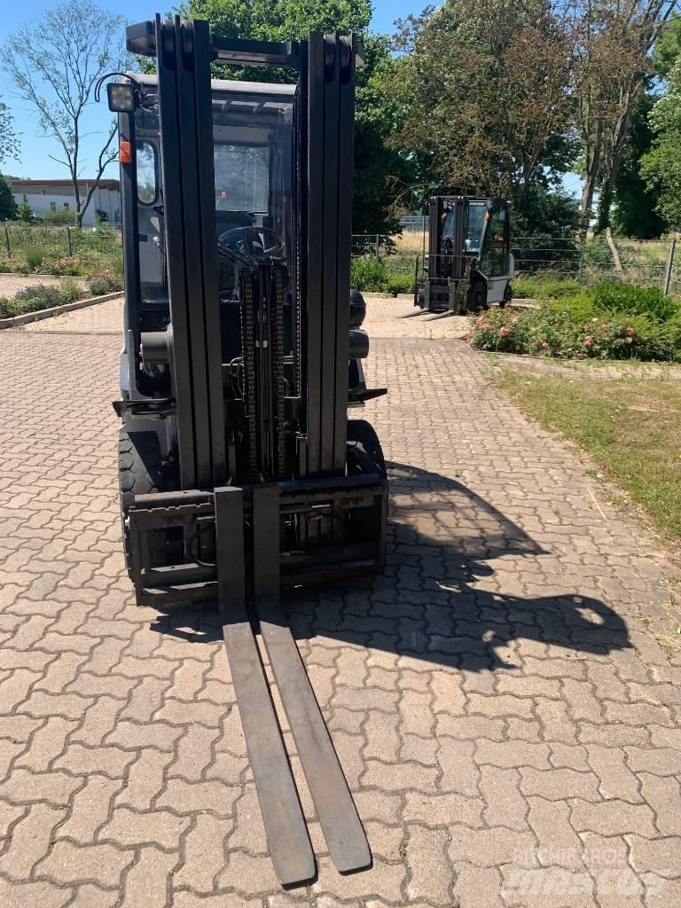 Nissan Y1D2A25Q Dyzeliniai krautuvai