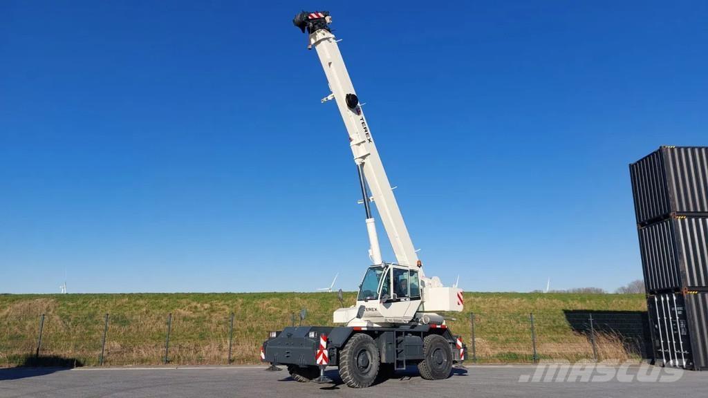 Terex RC30-1 Neapdoroto reljefo kranai