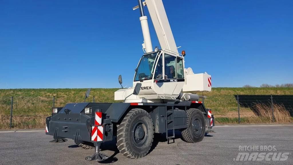 Terex RC30-1 Neapdoroto reljefo kranai