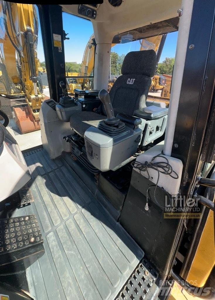 CAT 973D Vikšriniai krautuvai