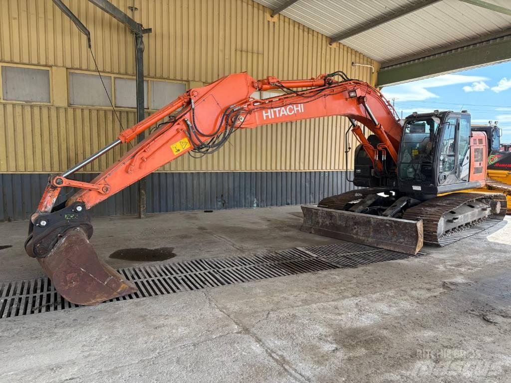 Hitachi ZX 225 Vikšriniai ekskavatoriai