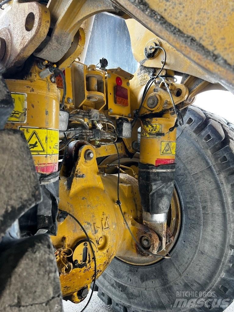 CAT 775 G Atliekų išvežimo technika
