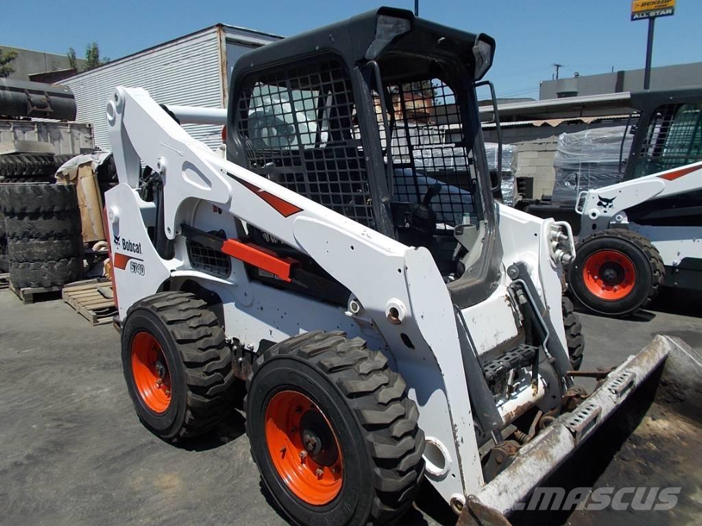 Bobcat S740 Krautuvai su šoniniu pasukimu