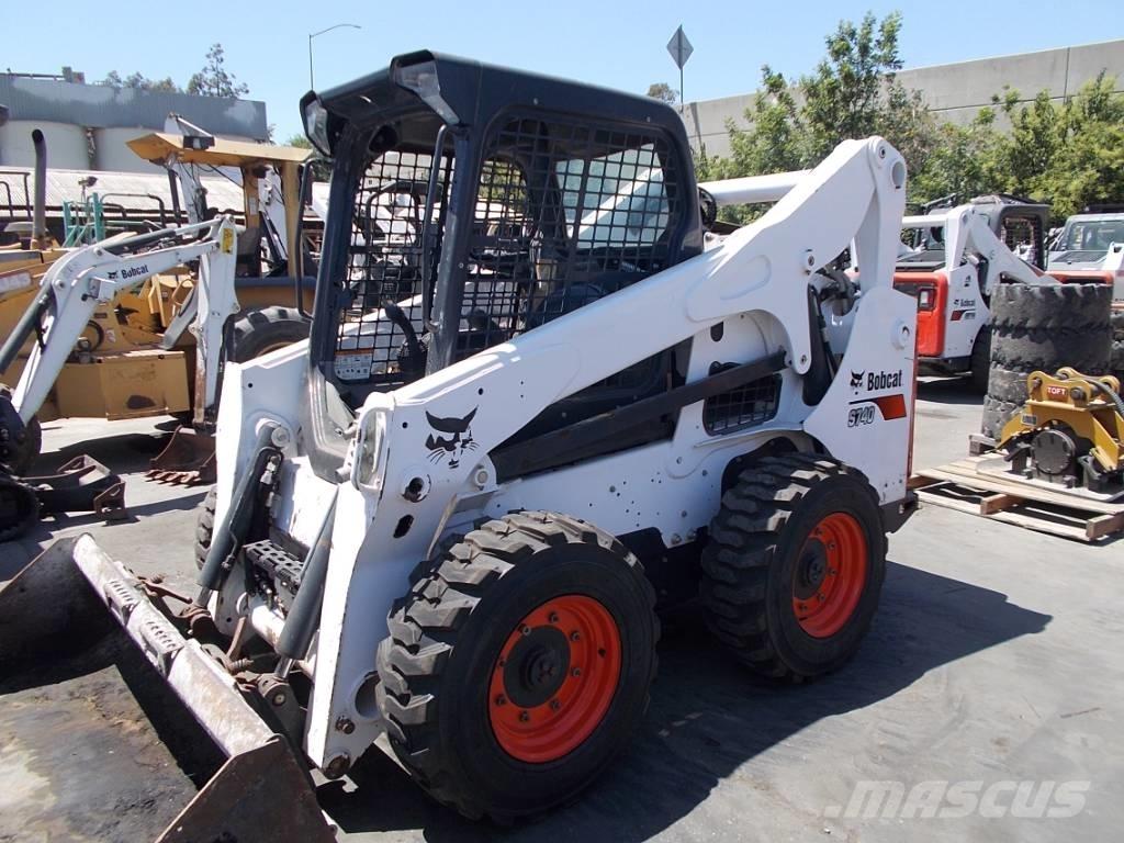Bobcat S740 Krautuvai su šoniniu pasukimu