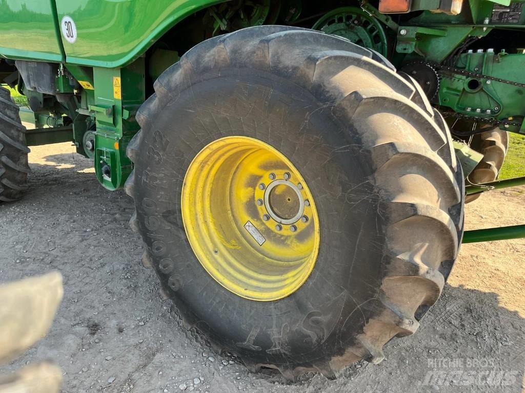 John Deere W 650 i Derliaus nuėmimo kombainai