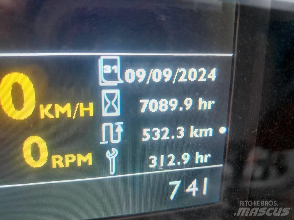 JCB TM 320 Teleskopiniai krautuvai žemės ūkiui