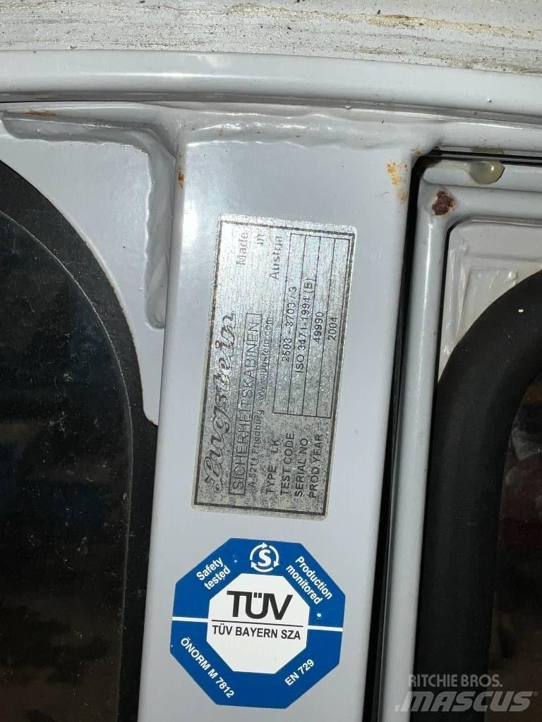 Neuson 2503 / 3503 Kabinos ir interjeras
