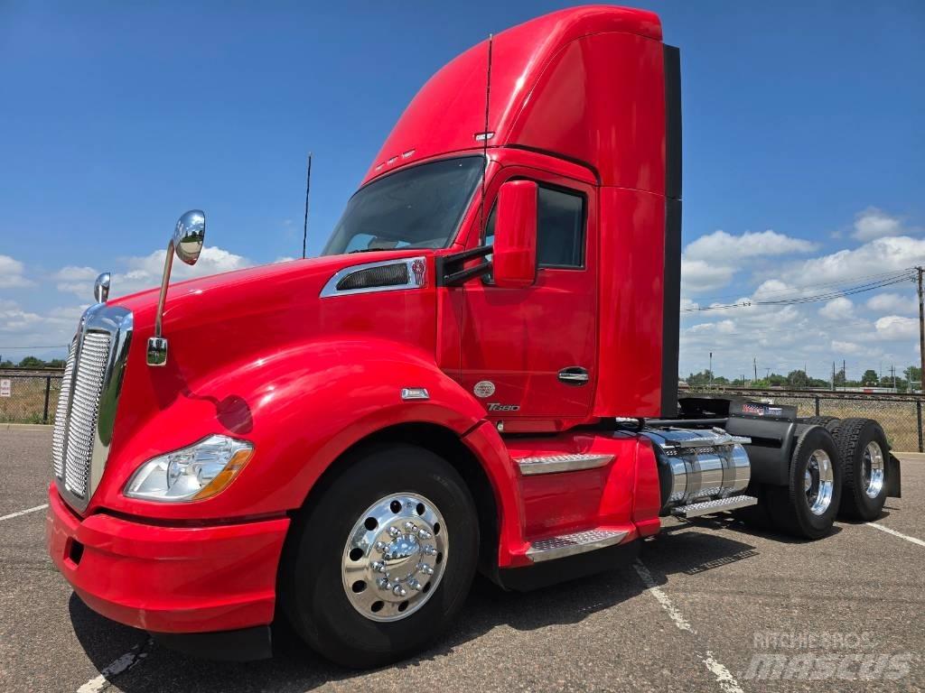 Kenworth T 680 Naudoti vilkikai