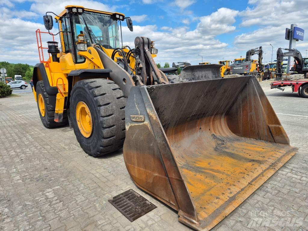 Volvo L 180 H Naudoti ratiniai krautuvai