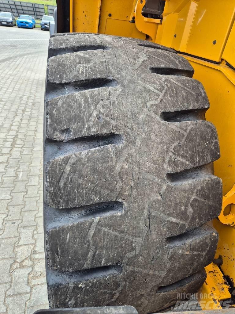 Volvo L 180 H Naudoti ratiniai krautuvai