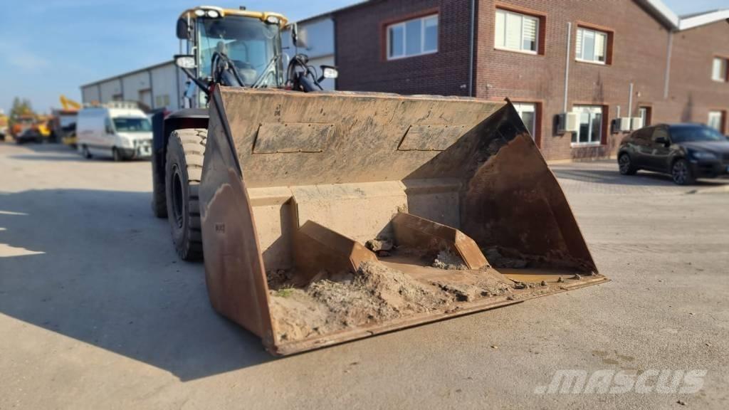 JCB 457 HT Naudoti ratiniai krautuvai
