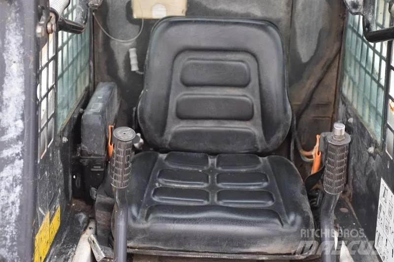 Bobcat S70 Krautuvai su šoniniu pasukimu