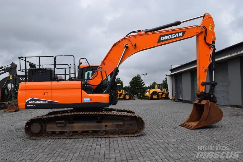 Doosan DX 225 LC Vikšriniai ekskavatoriai