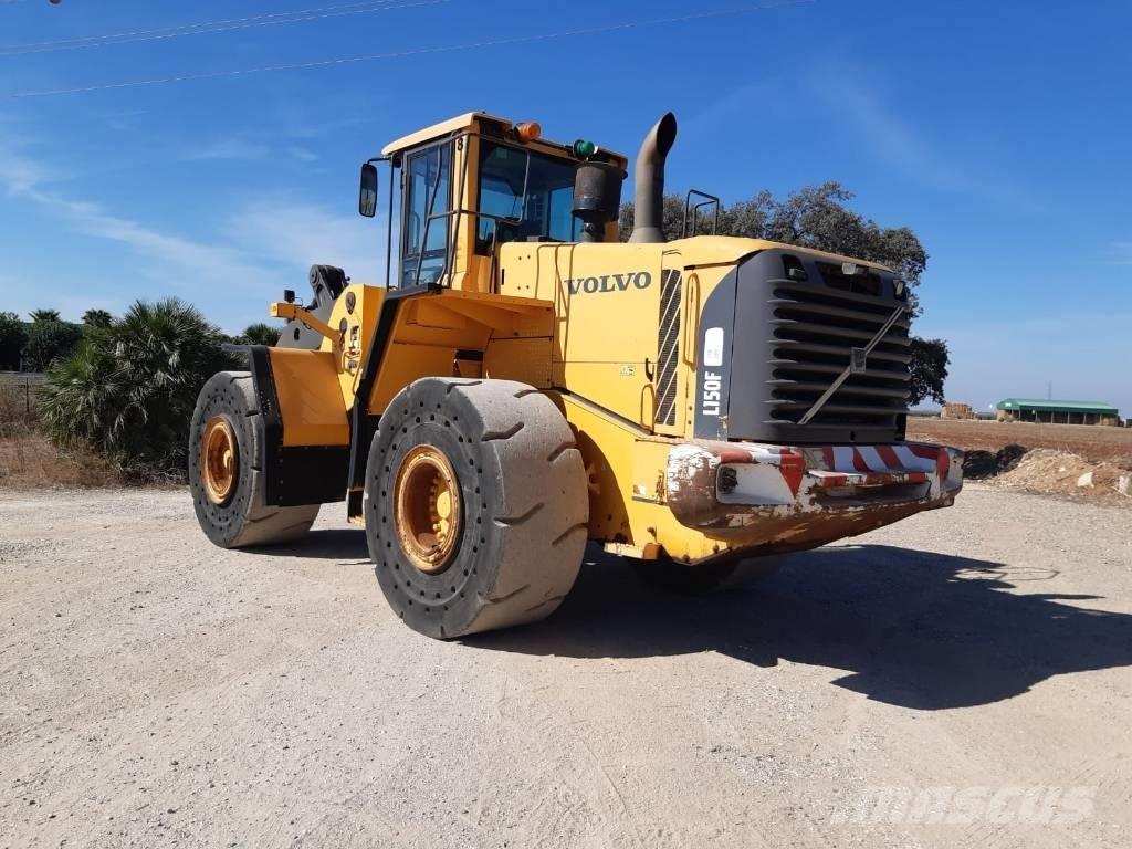 Volvo L 150 F Naudoti ratiniai krautuvai