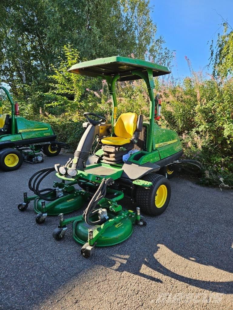 John Deere 7400 A Trijų dalių pjaunamosios