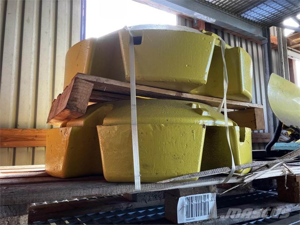 John Deere 620 kg Kiti naudoti traktorių priedai