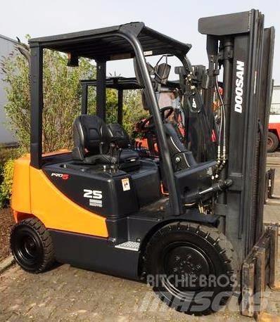 Doosan D25S-5 Dyzeliniai krautuvai