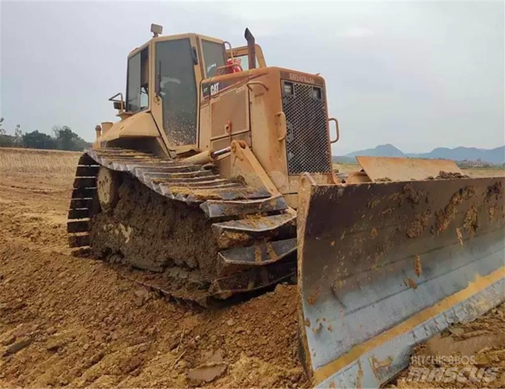 CAT D 5 N Vikšriniai buldozeriai