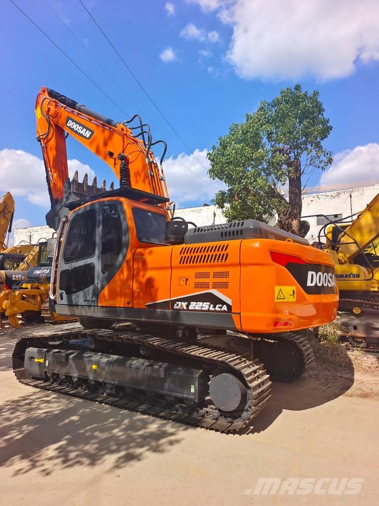 Doosan DX 225 LCA Vikšriniai ekskavatoriai