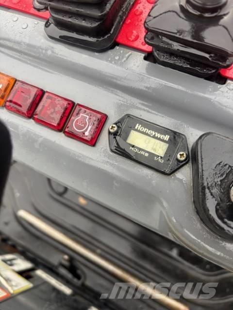 Takeuchi TB 210 R Mini ekskavatoriai < 7 t