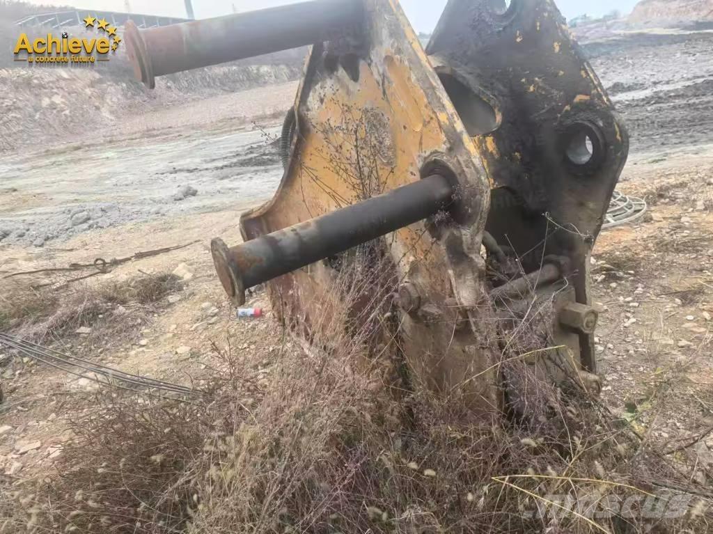 CAT 374 F Vikšriniai ekskavatoriai