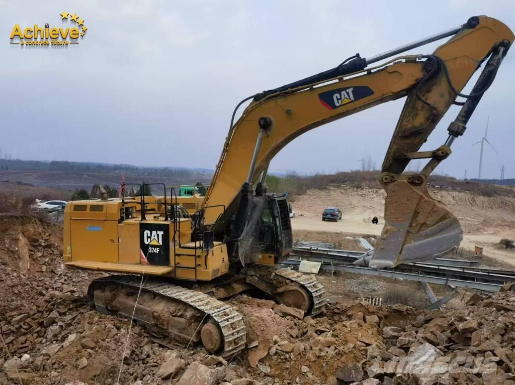 CAT 374 F Vikšriniai ekskavatoriai
