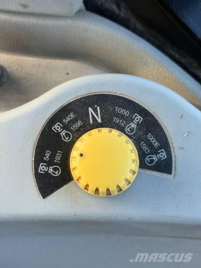 New Holland T 7.270 Traktoriai