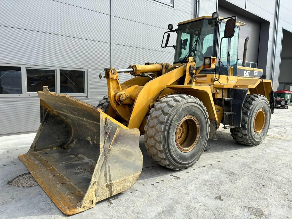 CAT 938F Naudoti ratiniai krautuvai