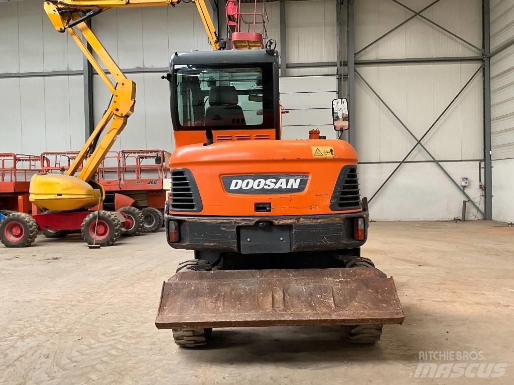 Doosan DX 55 W Ratiniai ekskavatoriai