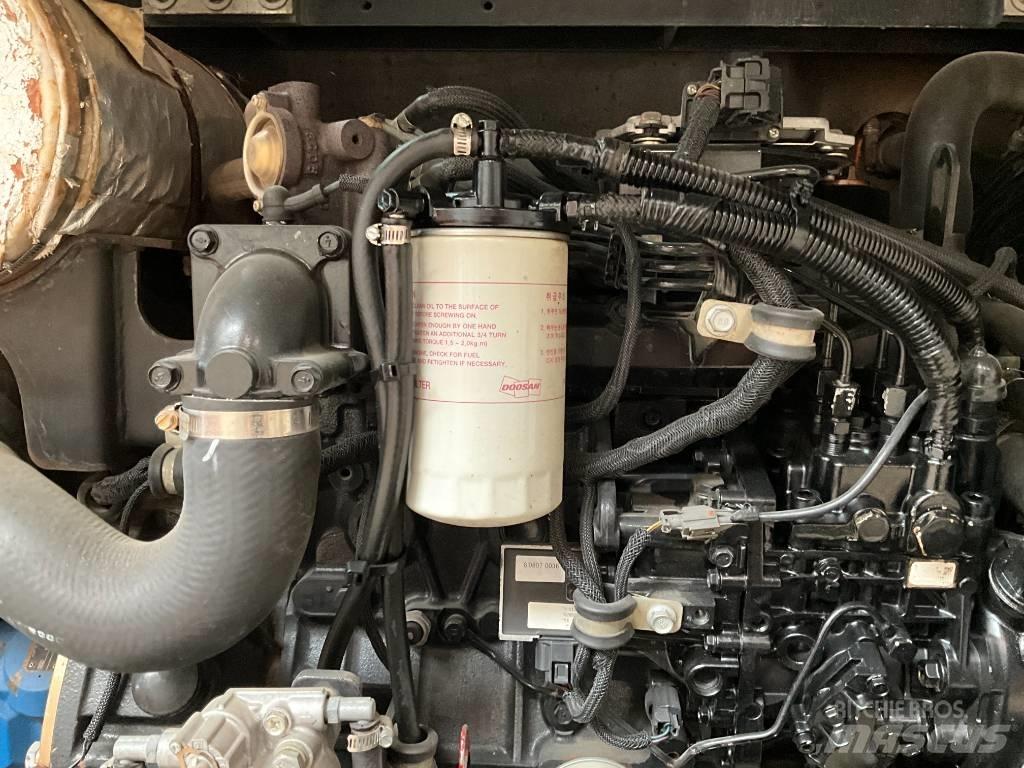 Doosan DX 55 W Ratiniai ekskavatoriai