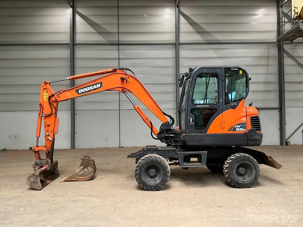 Doosan DX 55 W Ratiniai ekskavatoriai