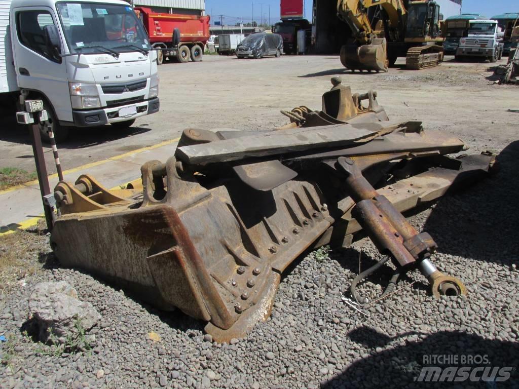 CAT D8T-15 Vikšriniai buldozeriai