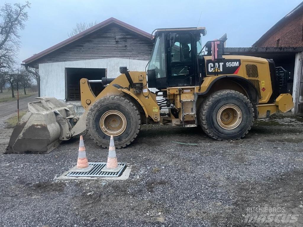 CAT 950 M Naudoti ratiniai krautuvai