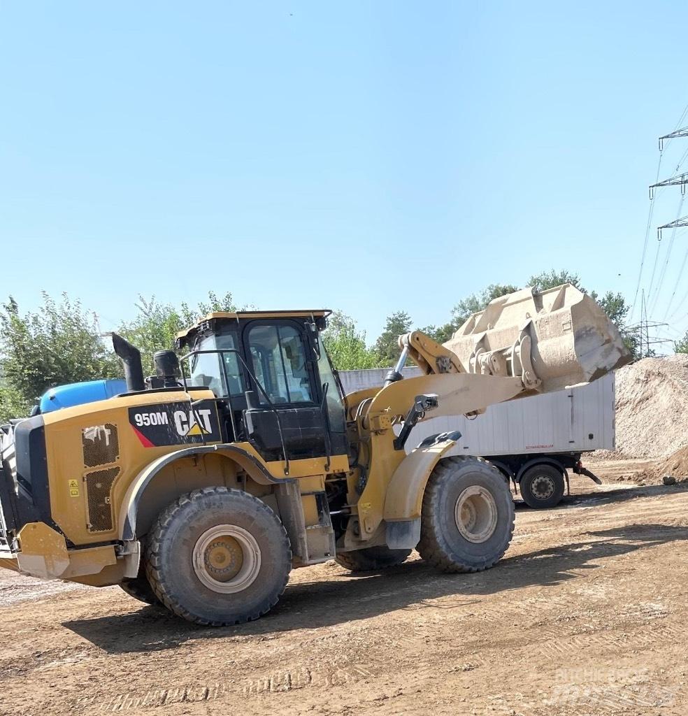 CAT 950 M Naudoti ratiniai krautuvai
