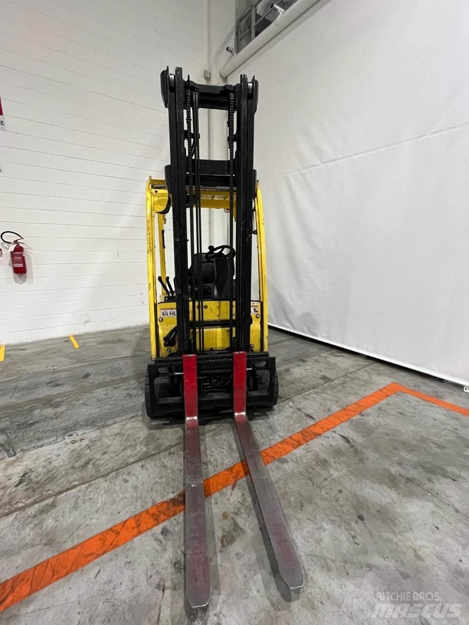 Hyster J2.0XN Elektriniai šakiniai krautuvai