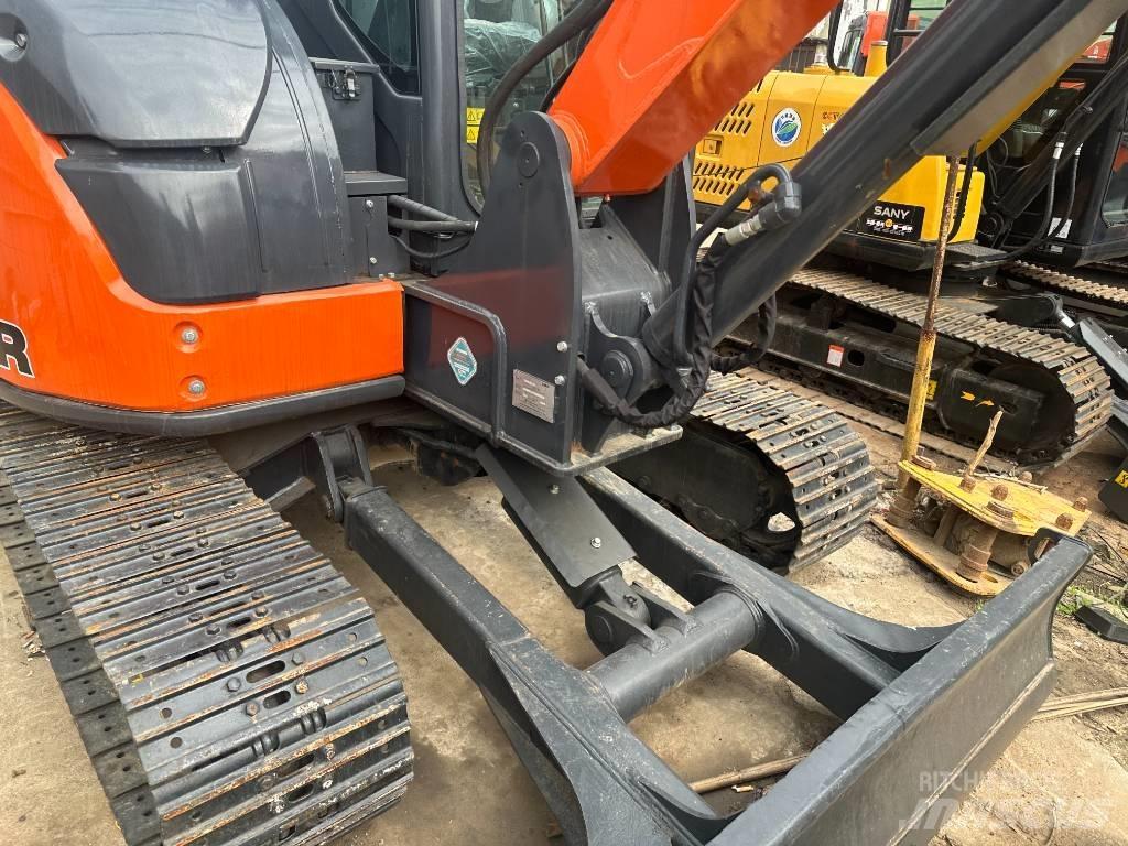 Hitachi ZX68USR-5A Mini ekskavatoriai < 7 t
