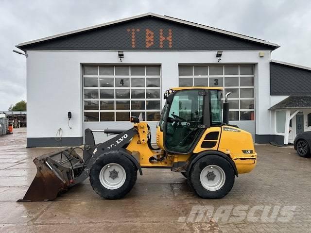 Volvo L 25 F Naudoti ratiniai krautuvai