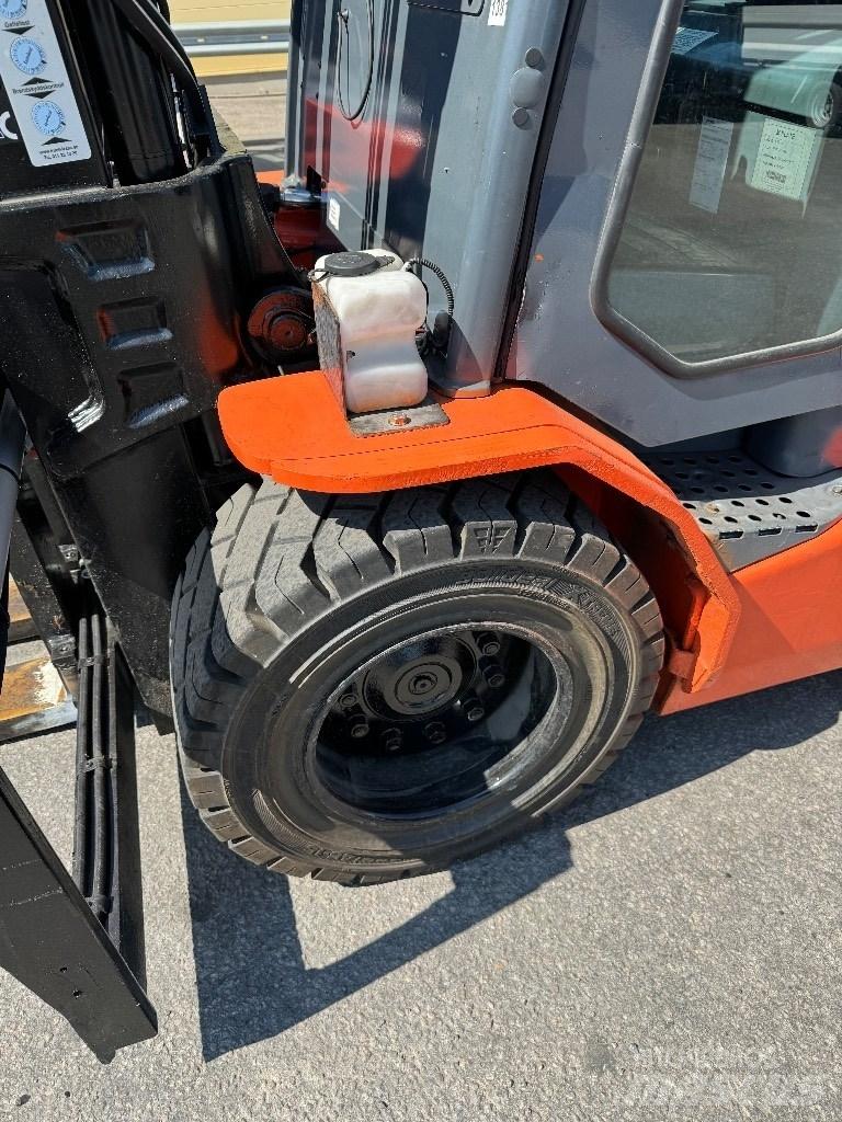 Toyota 8FBMT50 Elektriniai šakiniai krautuvai