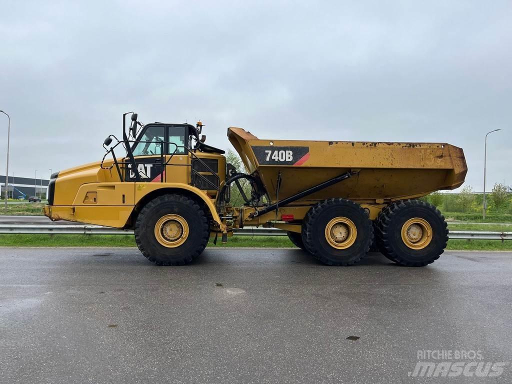 CAT 740B Karjeriniai savivarčiai