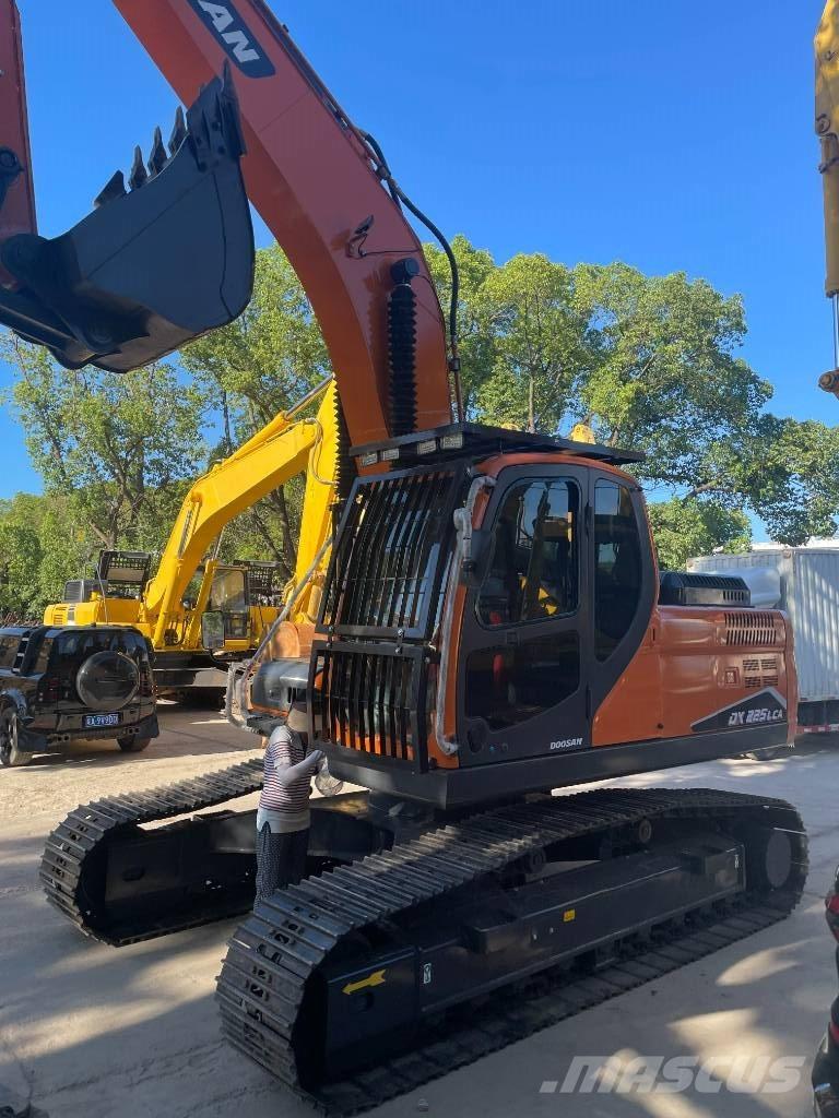 Doosan DX 225 LC Vidutinės galios ekskavatoriai 7-12 t