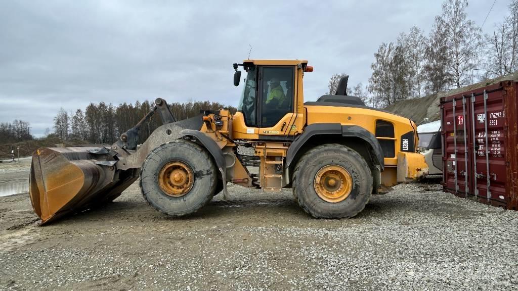 Volvo L 120 H Naudoti ratiniai krautuvai