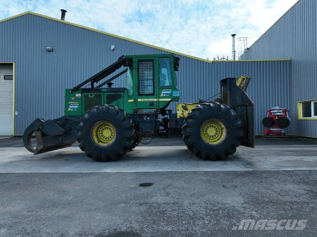 John Deere 540 G III Skiedrovežiai