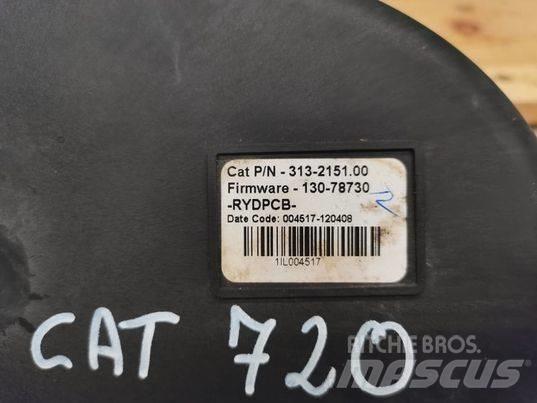CAT 720 meter Kabinos ir interjeras
